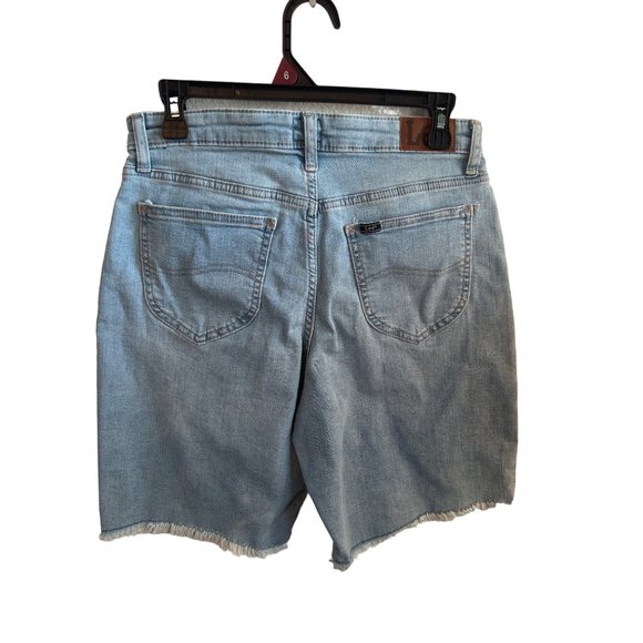 Lee Light Washed Blue Jean Shorts Denim Women's Size 6 NWT Mid Rise Bermuda - Picture 3 of 4